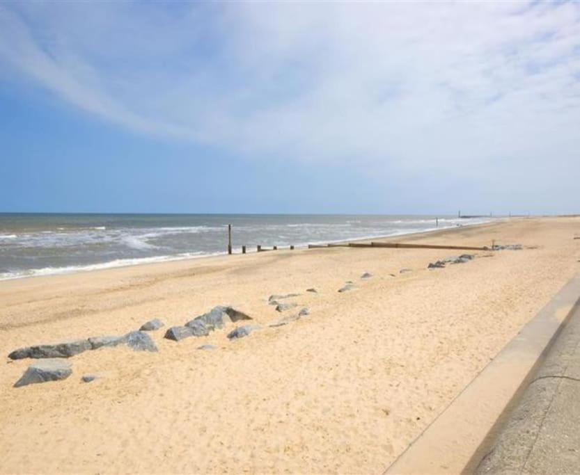 Barley Break - Beach Cottage Lessingham エクステリア 写真
